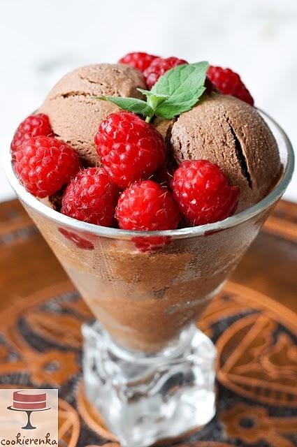 Wegańskie czekoladowe lody bez maszynki
