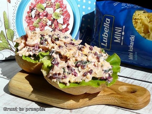 Pasta jajeczna z makaronem i botwinką