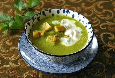 Zupa cukiniowa z miętą