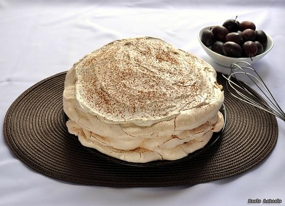 Tort bezowy tiramisu