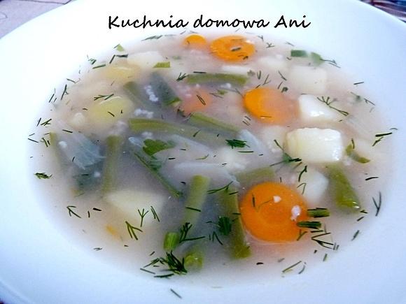 Krupnik z fasolką szparagową i warzywami z kaszą