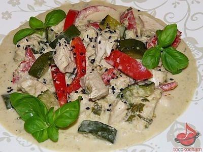 Zielone curry z kurczakiem i warzywami