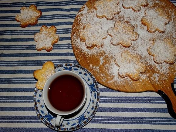 Kruche ciasteczka domowe delikatne i proste w przygotowaniu