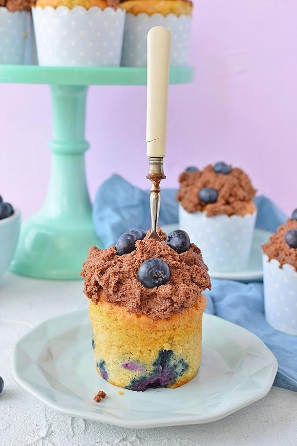 Cytrynowe muffinki z borówkami