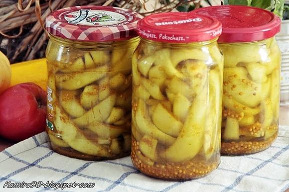 Ogórki w azjatyckich smakach z curry i kurkumą do słoików na zimę