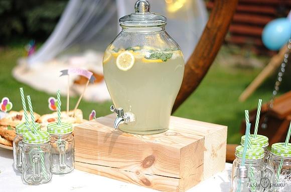 Lemoniada cytrynowa na upał przepisy na orzeźwiający napój