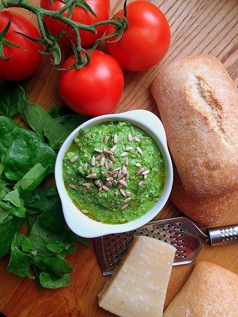 Pesto ze szpinaku z ziarnami słonecznika