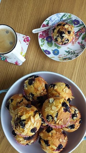 Budyniowe muffinki z borówkami