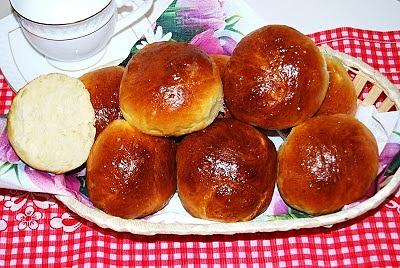 Bułki śniadaniowe łatwe i szybkie do przygotowania