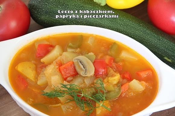 Leczo z kabaczkiem, pieczarkami i papryką wegetariańskie