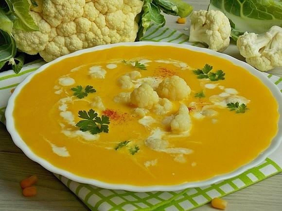 Zupa kukurydziana z kalafiorem i imbirem