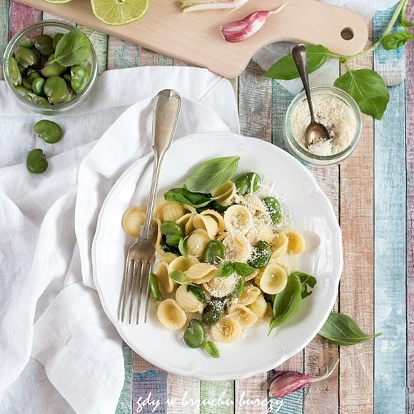 Makaron orecchiette z bobem i sosem śmietanowo-limonkowym