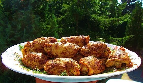 Udka podpiekane z chrupiącą skórką przepis na soczyste mięso