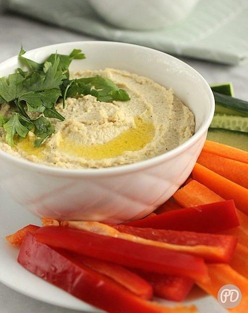 Hummus jako zdrowa przekąska z warzywami