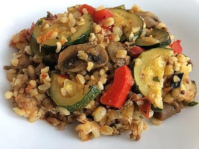 Potrawka z cukinii i kaszy bulgur
