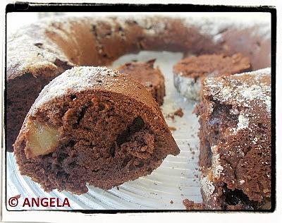 Babka czekoladowa z gruszką