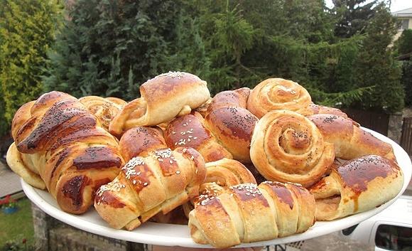 Rogale i rogaliki maślane oraz inne wypieki na niedzielę
