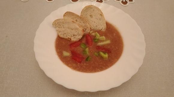 Gazpacho - chłodnik na bazie pomidorów i ogórków
