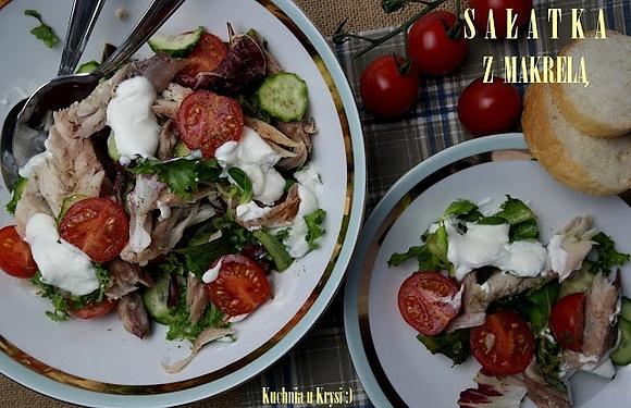 Sałatka z wędzoną makrelą i mixem sałat