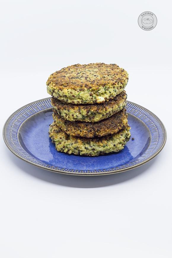 Przepyszne burgery quinoa ze szpinakiem i fetą