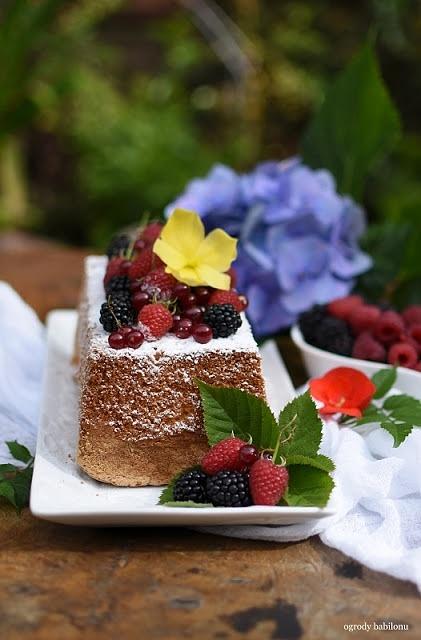 Babka majonezowa - przepis na delikatne i puszyste ciasto
