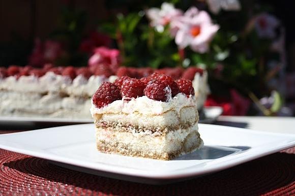 Tiramisu z malinami
