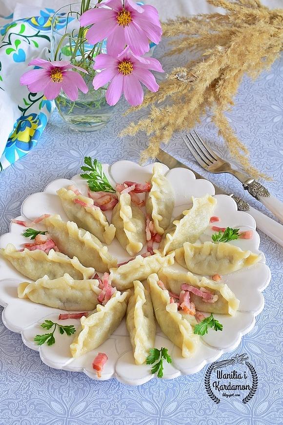 Pierogi culurgiones z grzybami i parmezanem