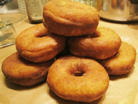 Wegańskie pączki z dziurką amerykańskie Dough Doughnuts