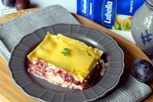 Słodka lazania z serem i śliwkami