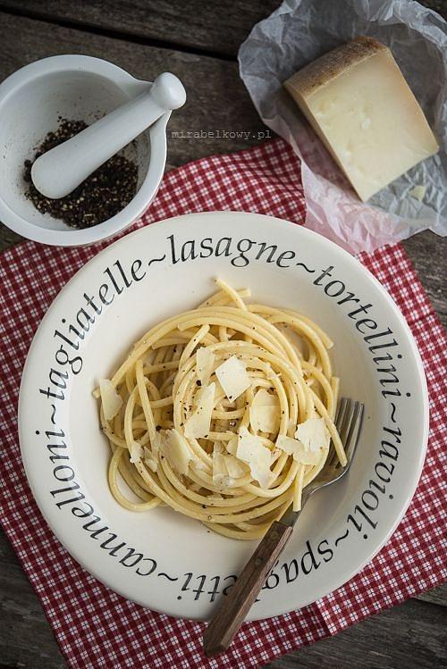 Bucatini cacio e pepe