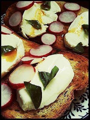Moje tosty a'la Caprese