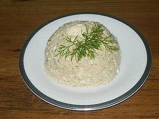 Sałatka kalafiorowo orzechowa