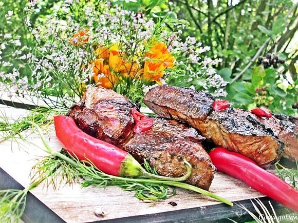 Karczek z grilla w sosie chimichurri