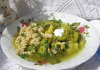 Wielowarzywna zupa z makaronem