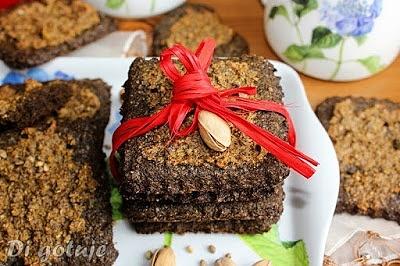 Ciastka konopne z wierzchem konopno-pistacjowym