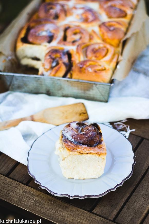 Jesienne cinnamon rolls z dynią i jabłkami