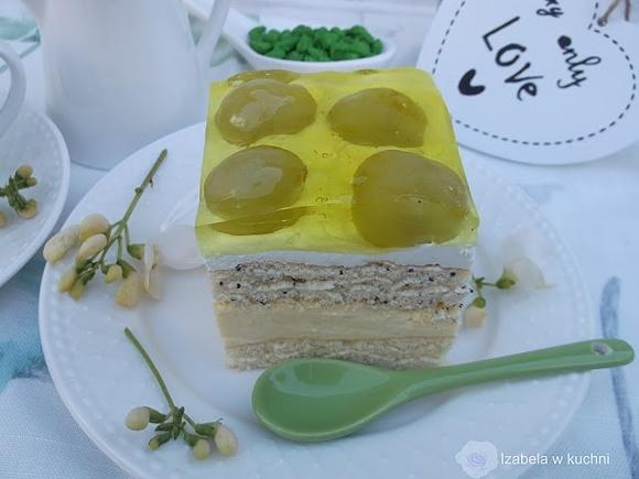 Biszkoptowe ciasto z kremem, winogronem i galaretką