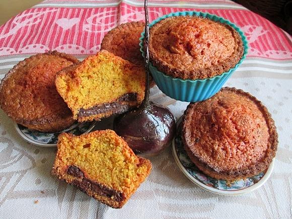 Buraczane muffinki z czekoladowym nadzieniem