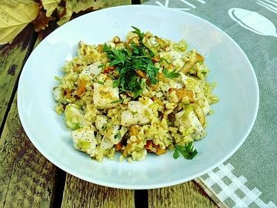 Kasza bulgur z kurczakiem, kurkami i porem