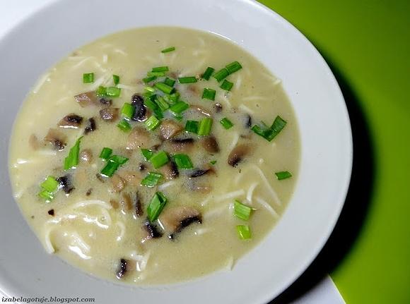 Zupa pieczarkowa