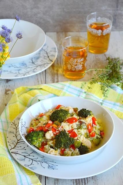 Risotto z kurczakiem, warzywami i grzybami leśnymi