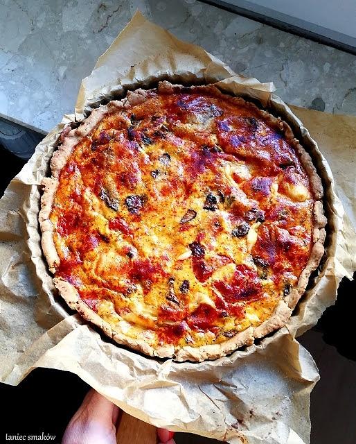 Quiche paprykowy z podgrzybkami i serem