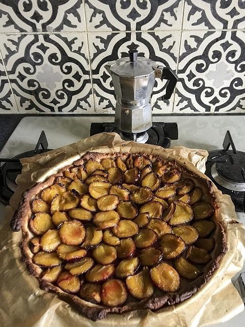 Tarta śliwkowa na twarogowym kruchym cieście