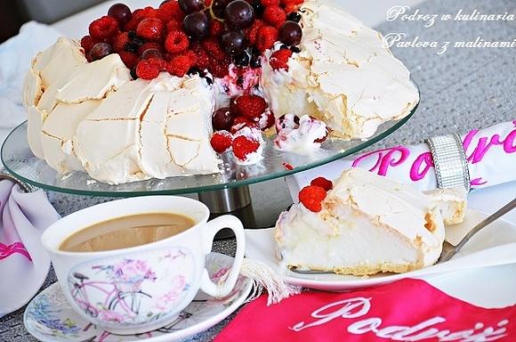 Pavlova z malinami