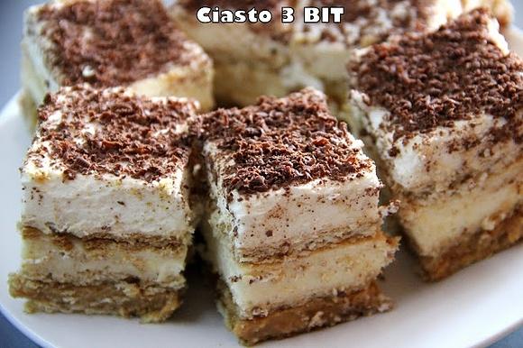 Ciasto 3 bit na zimno z herbatnikami, masą kajmakową i śmietaną