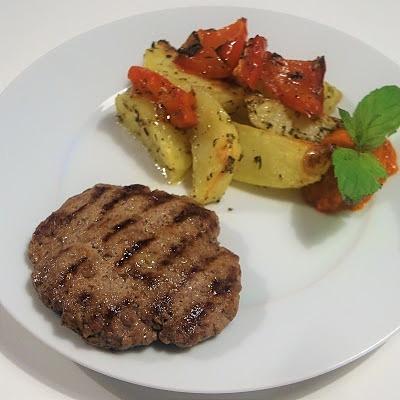 Pljeskavica - bałkański grillowany kotlet