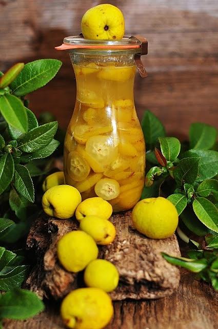Pigwowiec w syropie na zimę dla zdrowia i aromatu