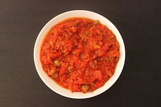 Sofrito hiszpański tradycyjny sos pomidorowy
