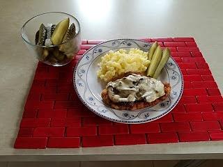 Kotlet schabowy z grzybową pierzynką na niedzielny obiad