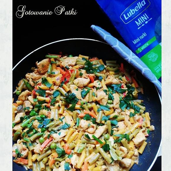 Orientalne curry z makaronem Lubella
